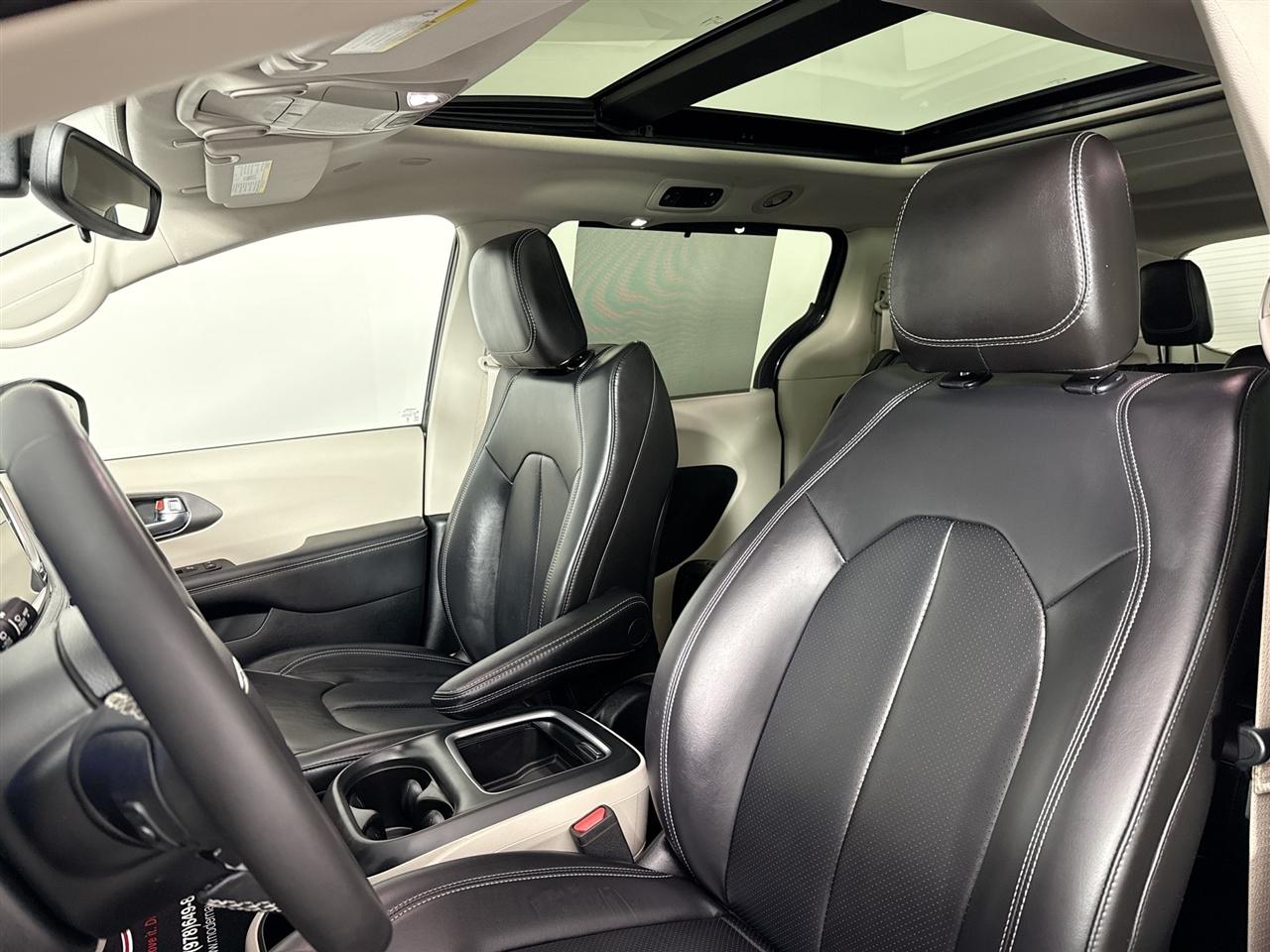 Chrysler Pacifica Touring L AWD 2023