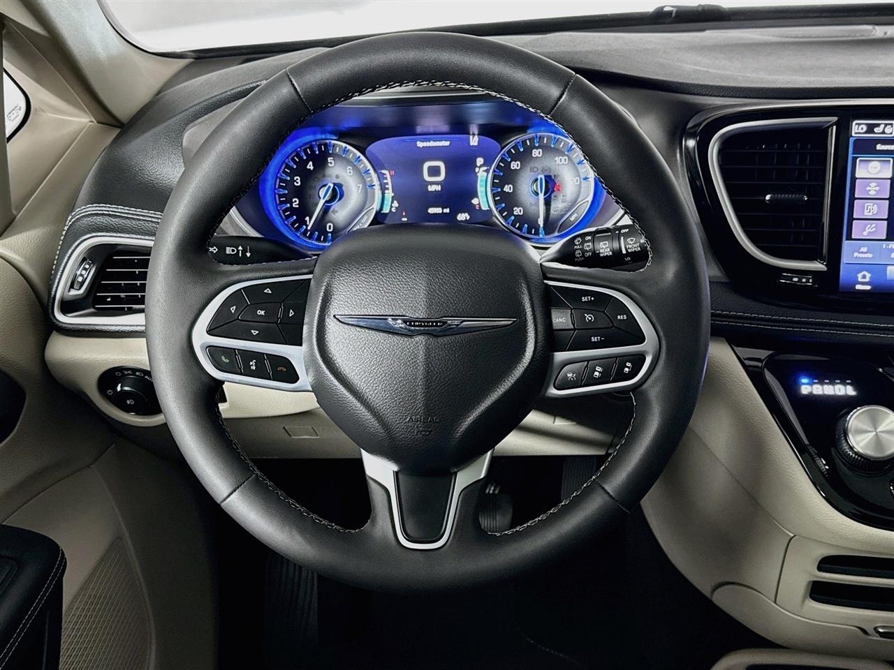Chrysler Pacifica Touring L AWD 2023