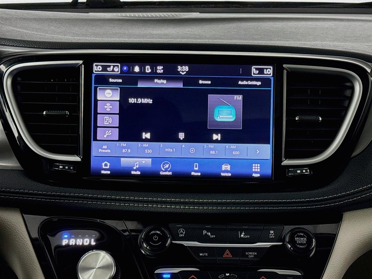Chrysler Pacifica Touring L AWD 2023