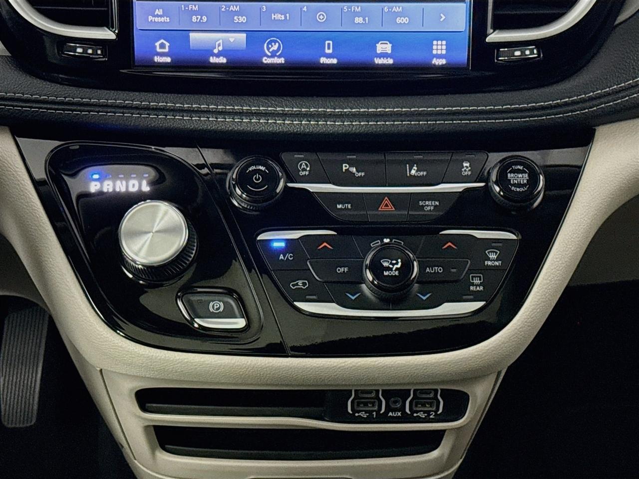 Chrysler Pacifica Touring L AWD 2023