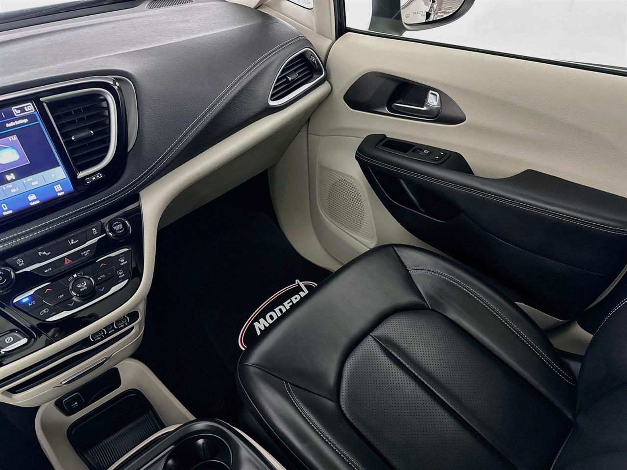 Chrysler Pacifica Touring L AWD 2023
