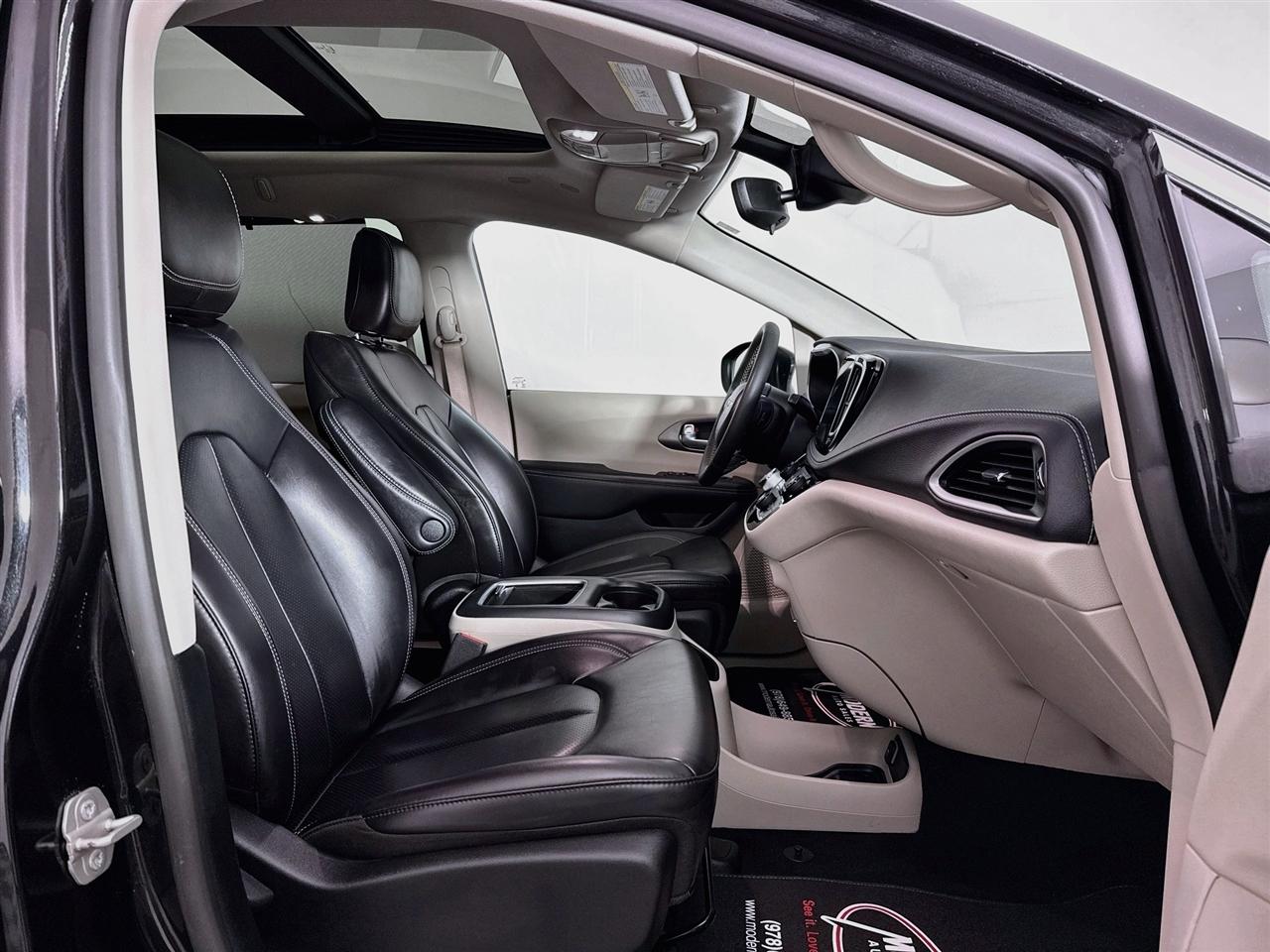 Chrysler Pacifica Touring L AWD 2023