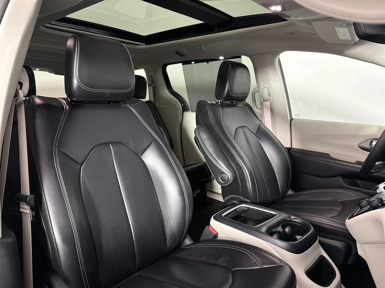 Chrysler Pacifica Touring L AWD 2023