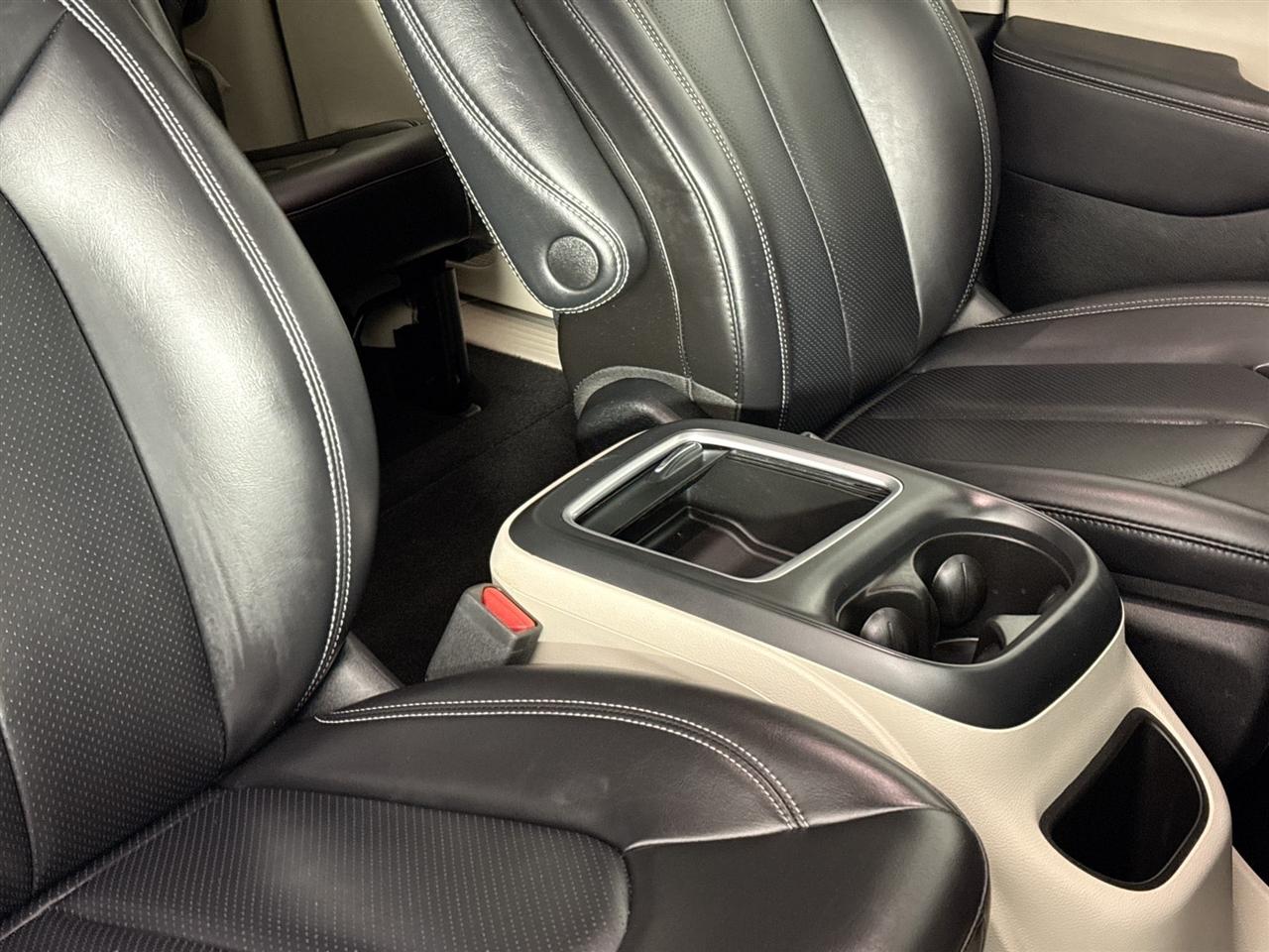 Chrysler Pacifica Touring L AWD 2023
