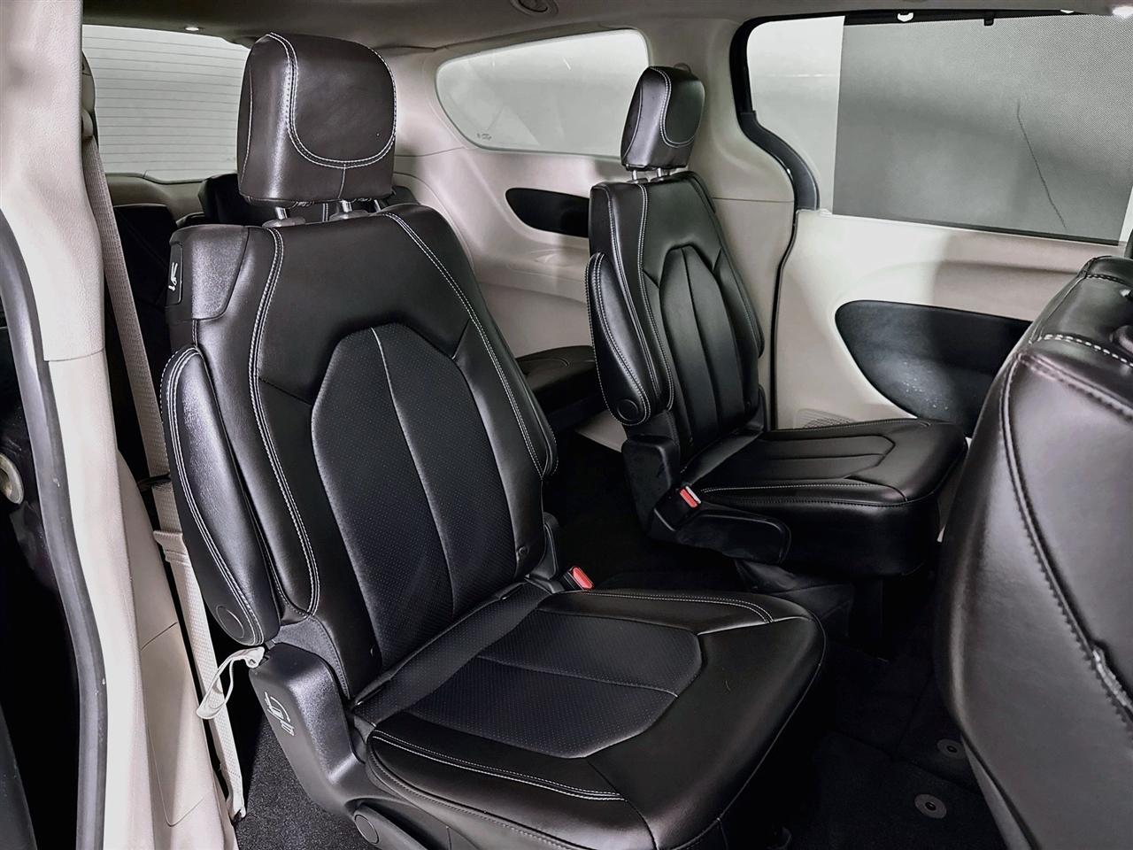Chrysler Pacifica Touring L AWD 2023