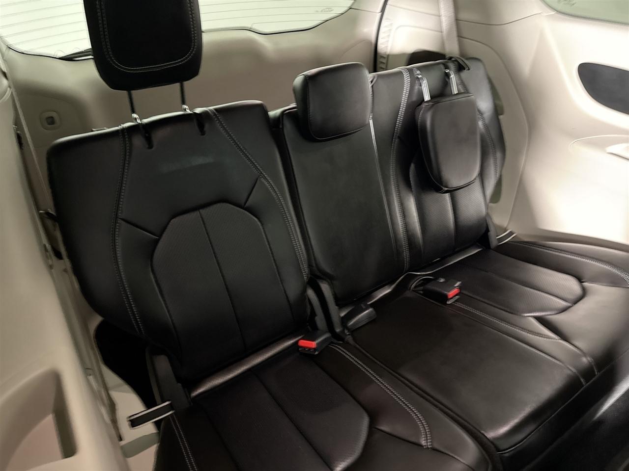 Chrysler Pacifica Touring L AWD 2023