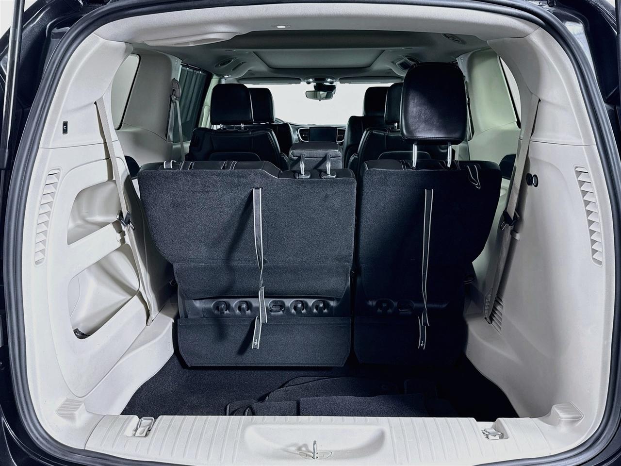 Chrysler Pacifica Touring L AWD 2023