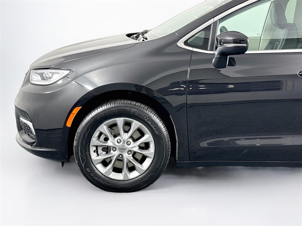 Chrysler Pacifica Touring L AWD 2023