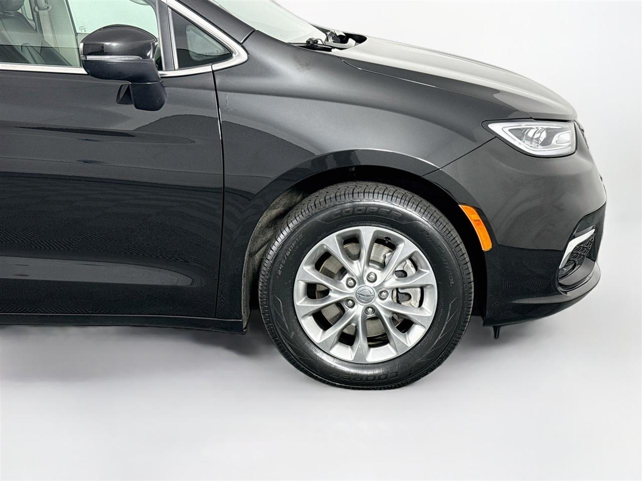 Chrysler Pacifica Touring L AWD 2023
