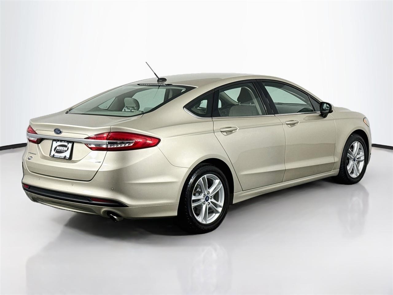 Ford Fusion SE FWD 2018