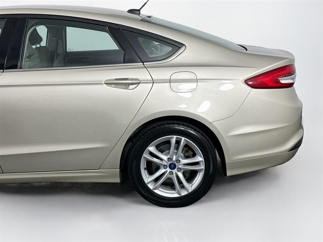 Ford Fusion SE FWD 2018