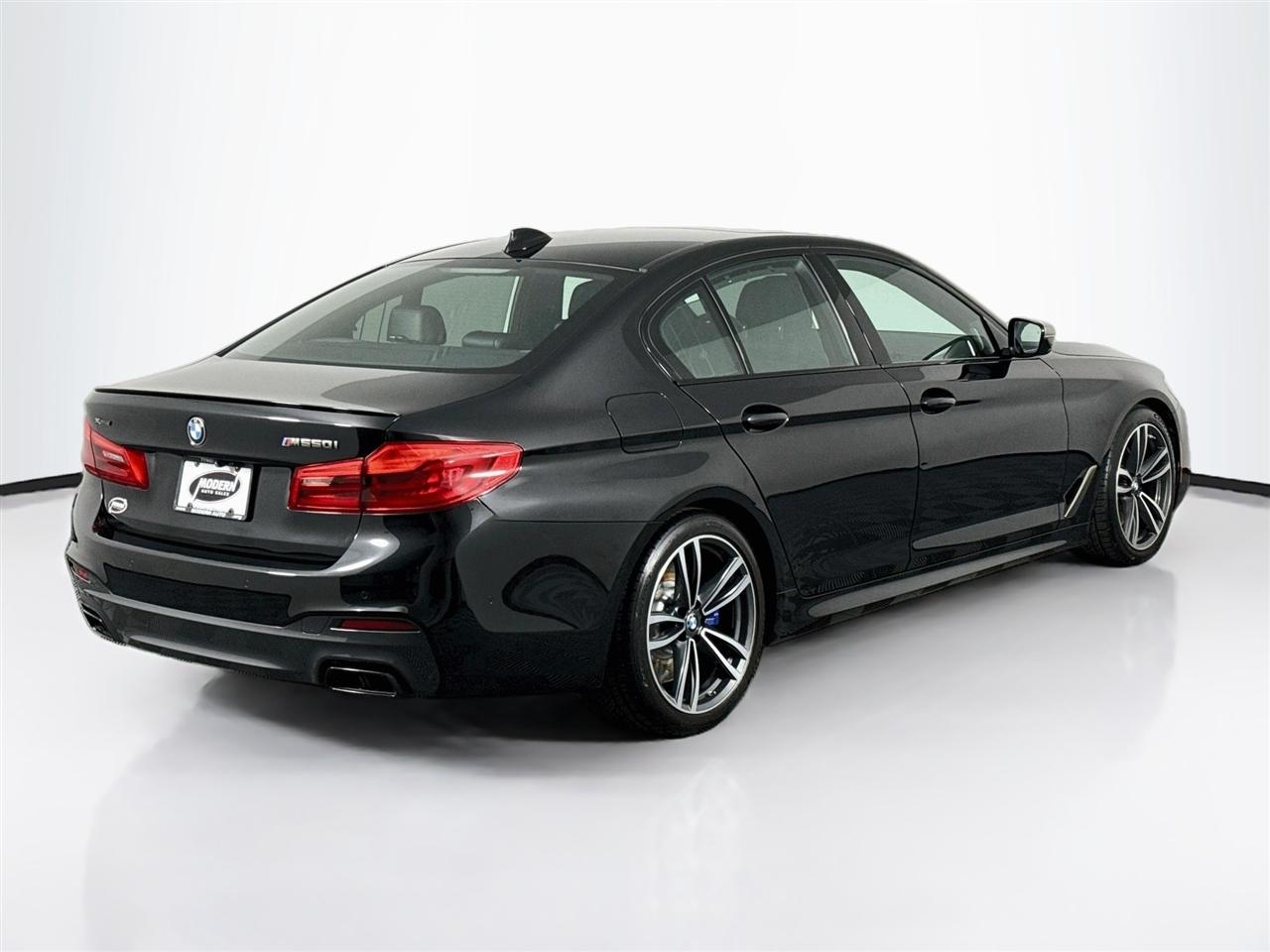 BMW 5 Series M550i xDrive Sedan 2020