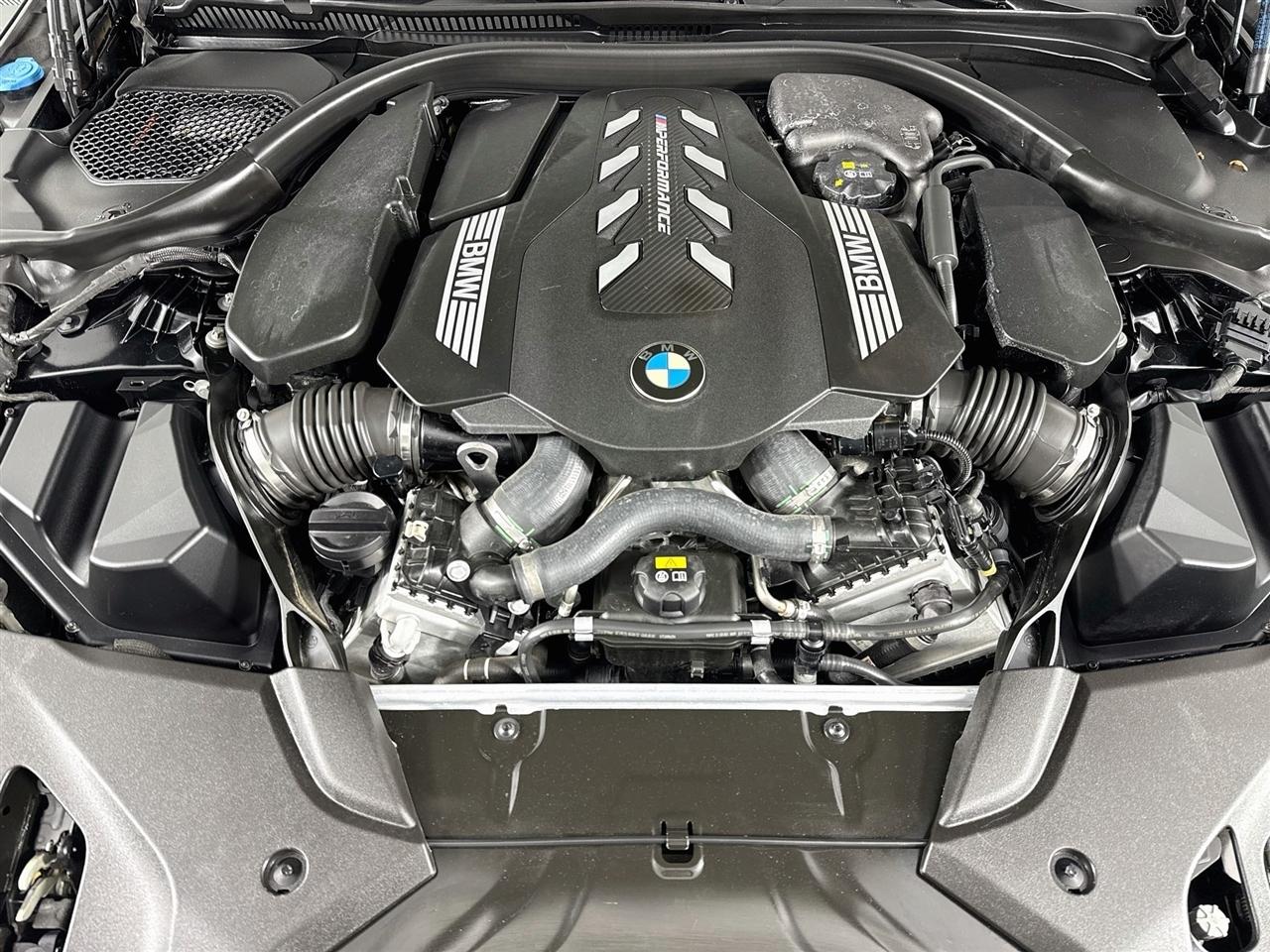 BMW 5 Series M550i xDrive Sedan 2020
