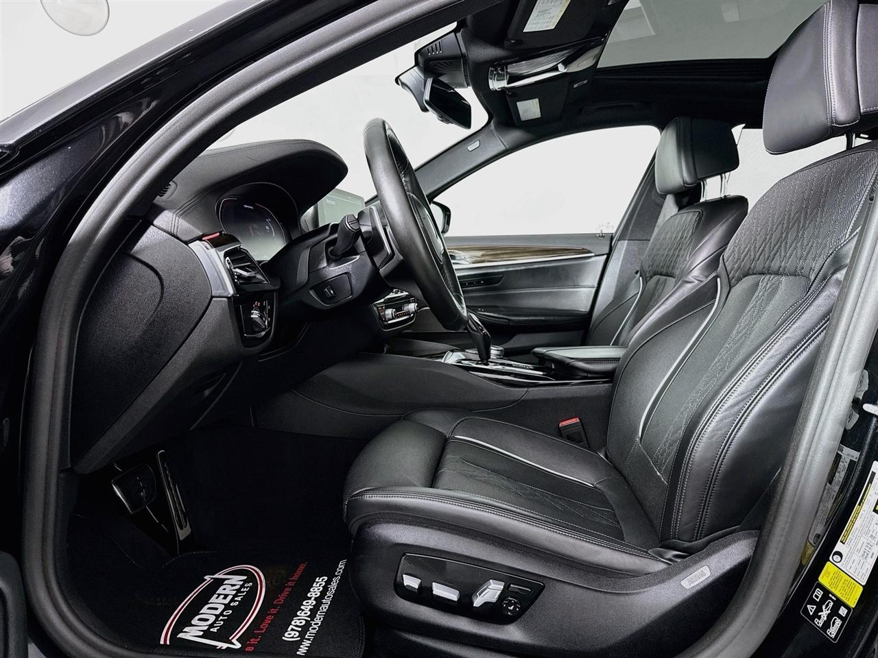 BMW 5 Series M550i xDrive Sedan 2020