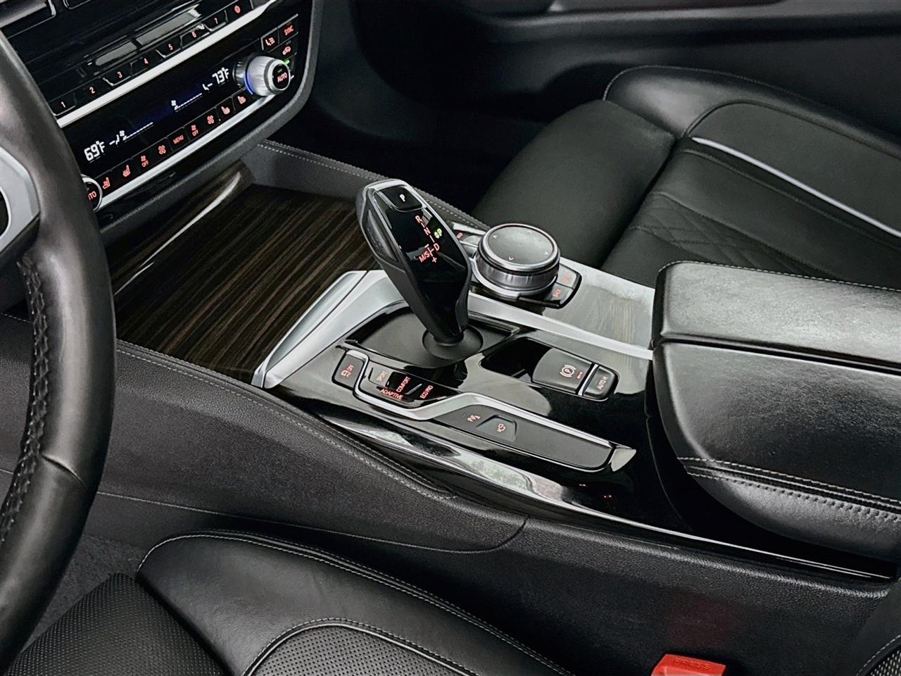 BMW 5 Series M550i xDrive Sedan 2020