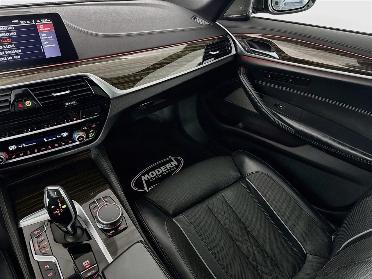 BMW 5 Series M550i xDrive Sedan 2020