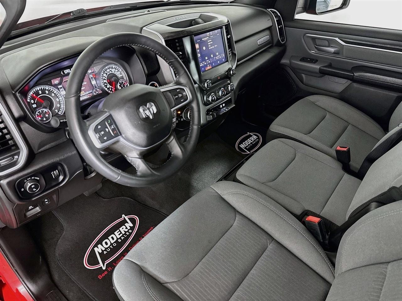 RAM 1500 Big Horn 4x4 Quad Cab 6'4" Box 2022