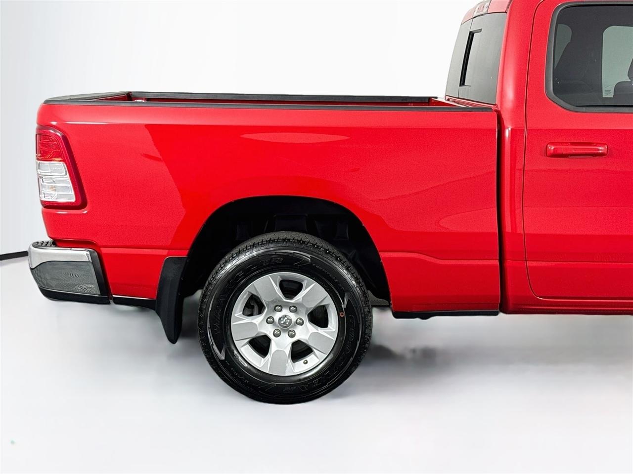 RAM 1500 Big Horn 4x4 Quad Cab 6'4" Box 2022