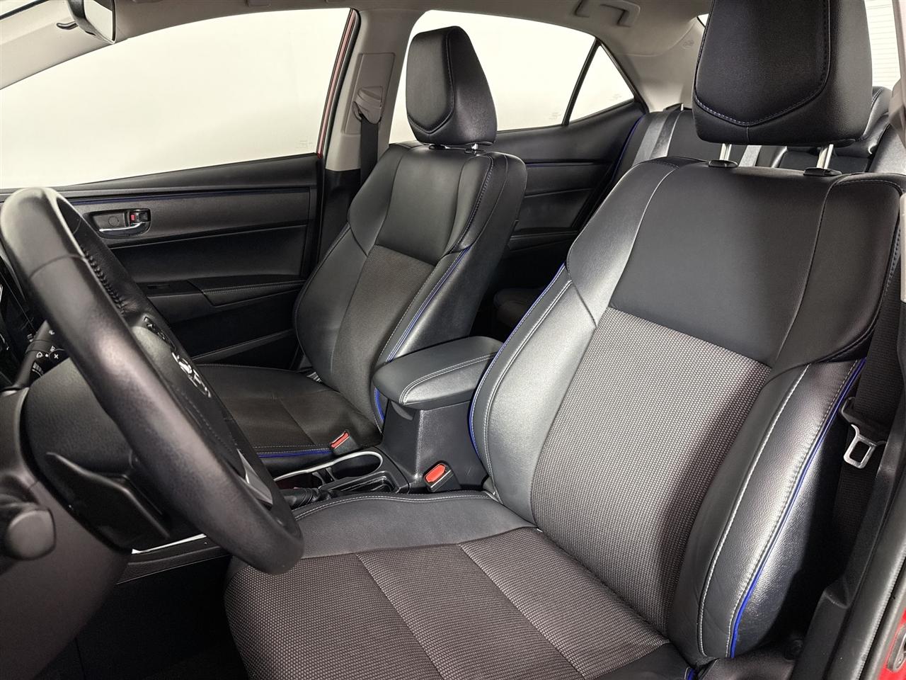 Toyota Corolla XLE CVT (Natl) 2019