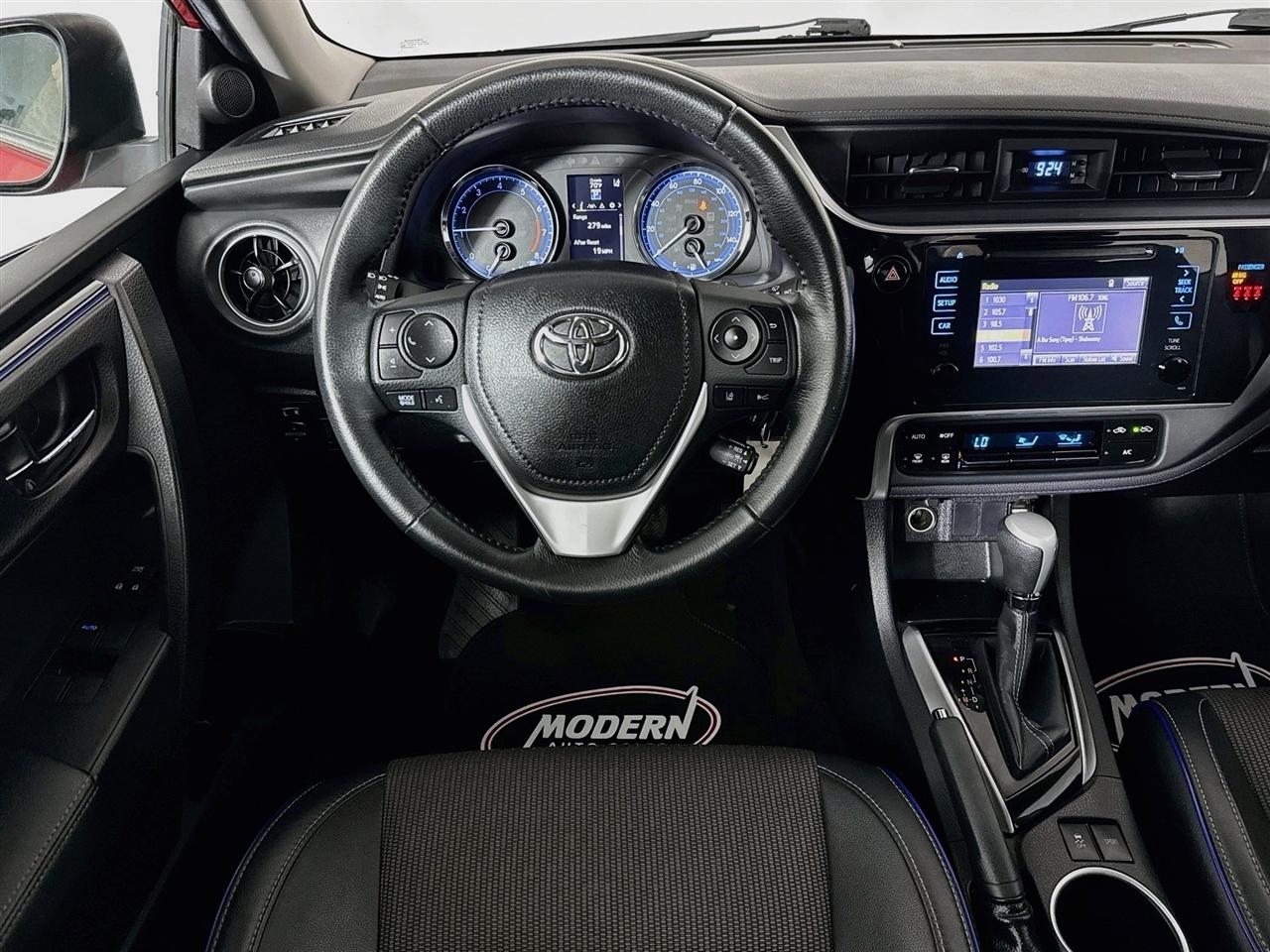 Toyota Corolla XLE CVT (Natl) 2019