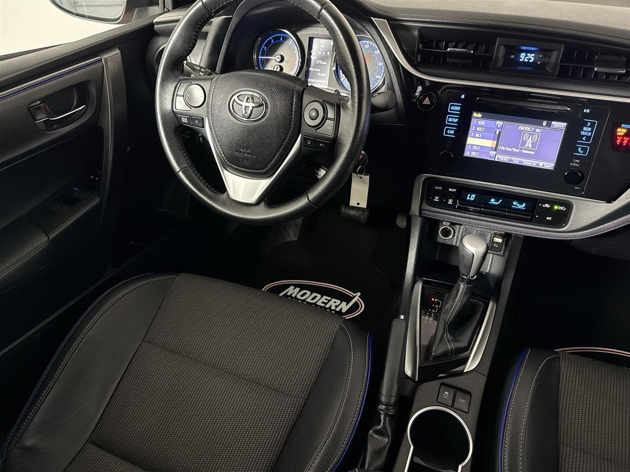 Toyota Corolla XLE CVT (Natl) 2019