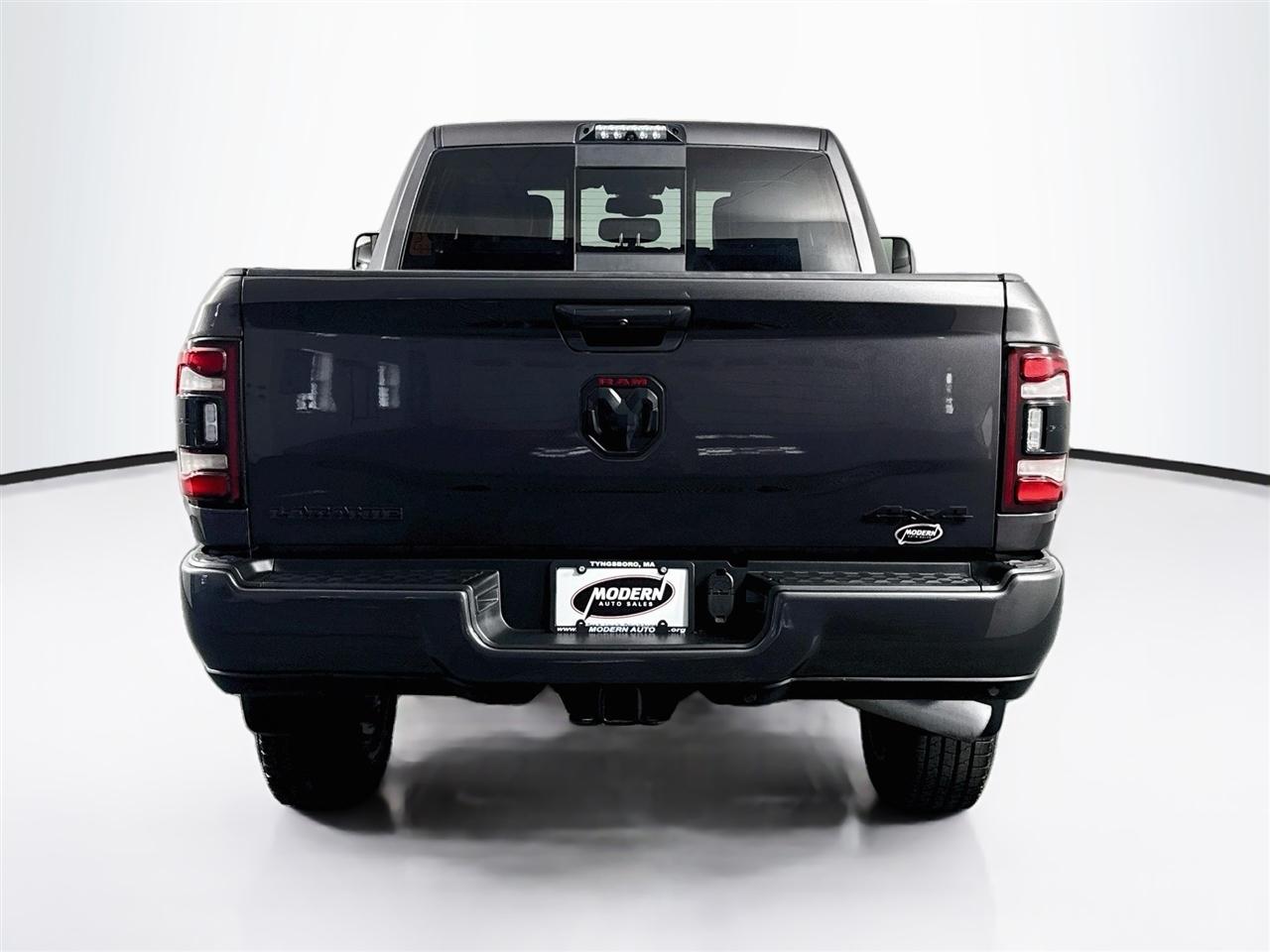 RAM 3500 Laramie 4x4 Crew Cab 6'4" Box 2020