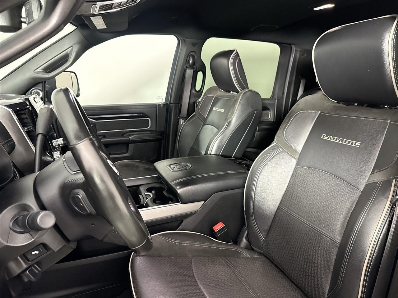 RAM 3500 Laramie 4x4 Crew Cab 6'4" Box 2020