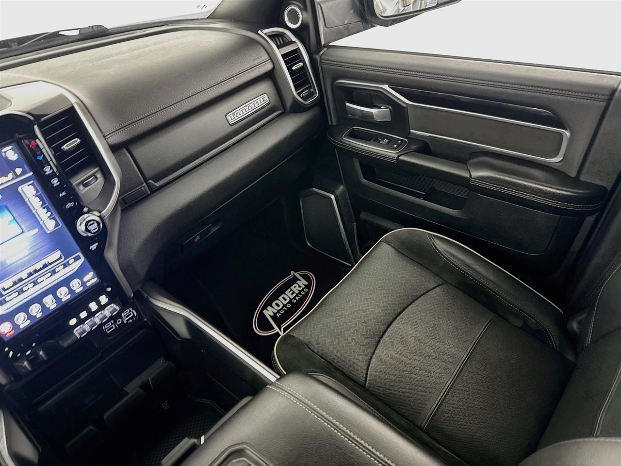 RAM 3500 Laramie 4x4 Crew Cab 6'4" Box 2020