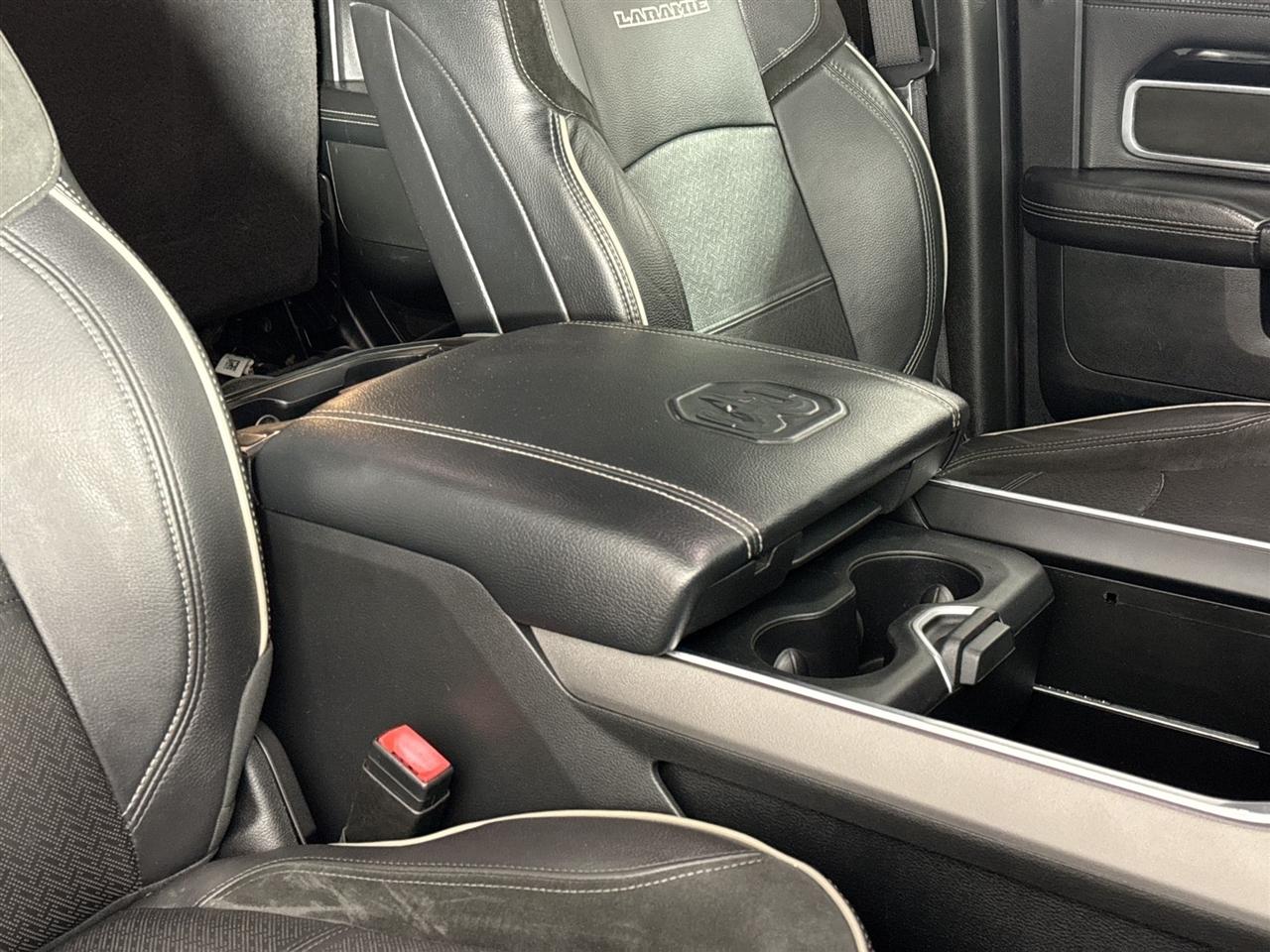 RAM 3500 Laramie 4x4 Crew Cab 6'4" Box 2020