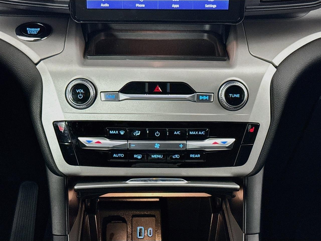 Ford Explorer XLT 4WD 2023