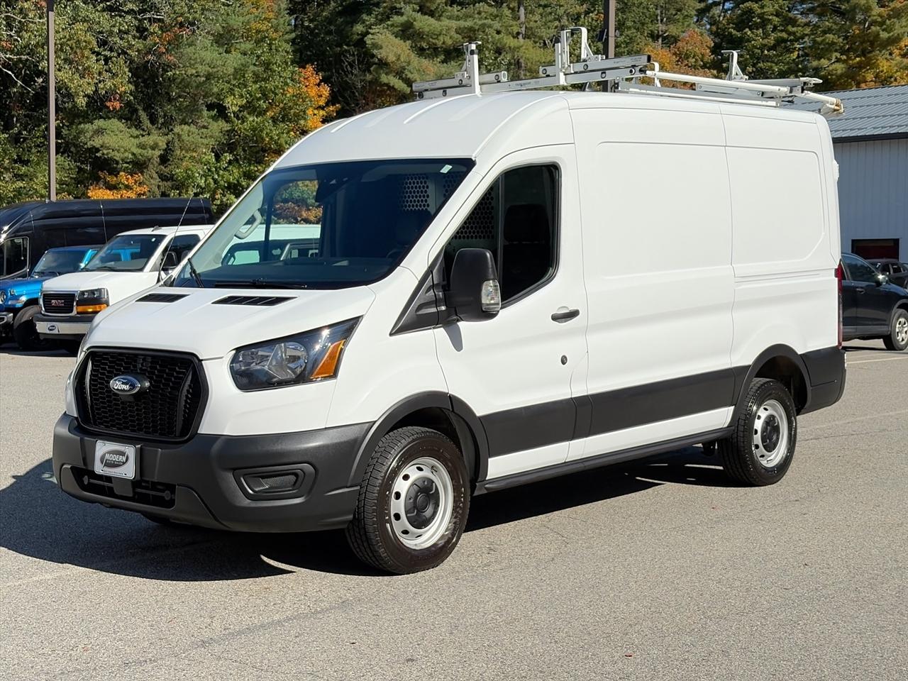 Ford Transit Cargo Van T-250 130" Med Rf 9070 GVWR RWD 2023