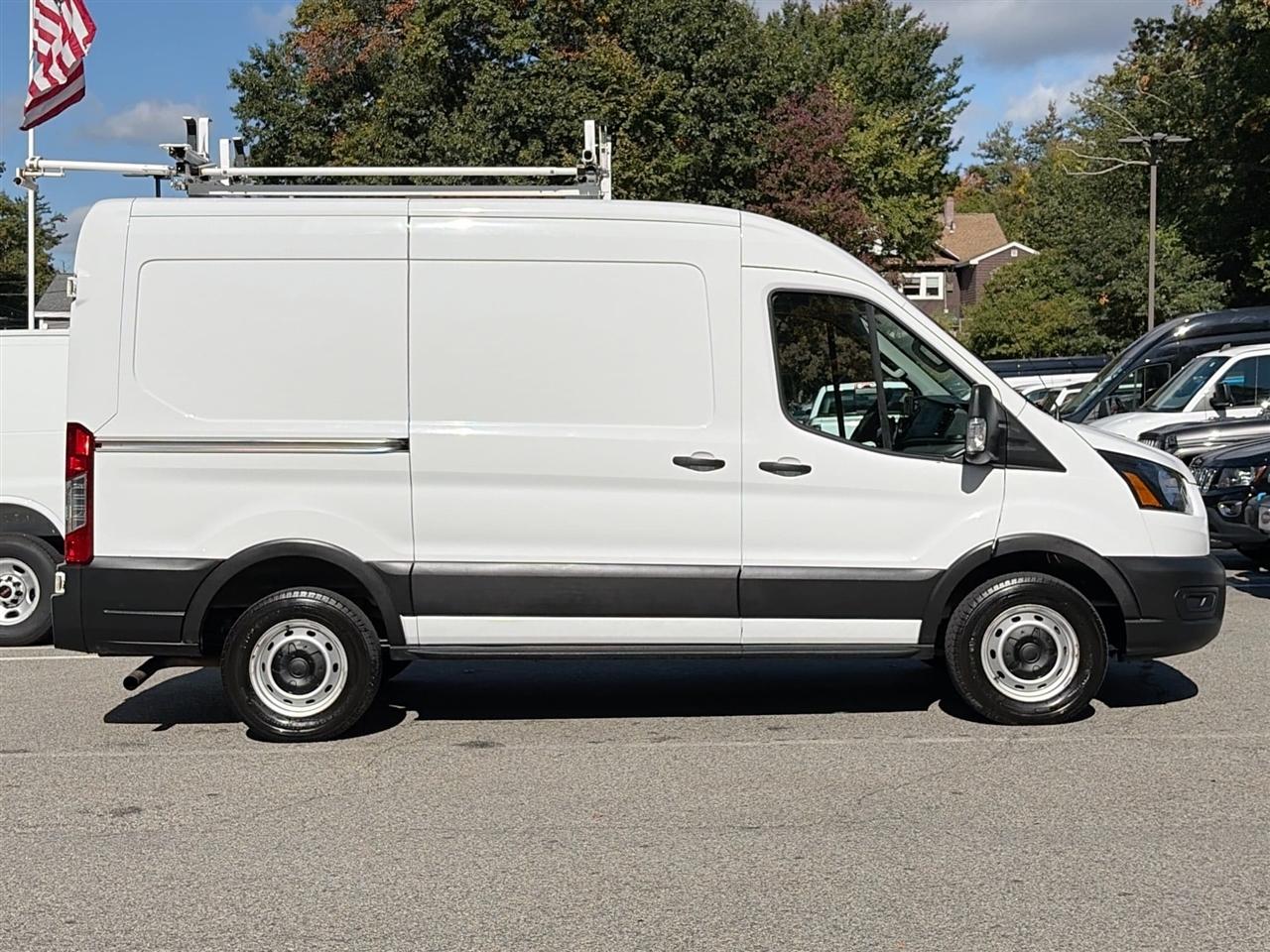 Ford Transit Cargo Van T-250 130" Med Rf 9070 GVWR RWD 2023