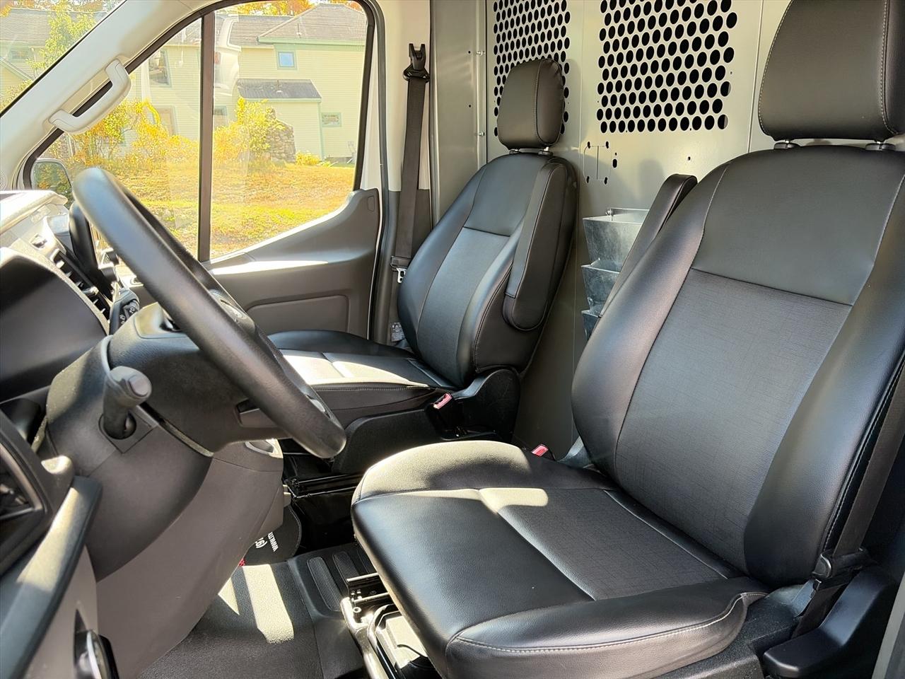 Ford Transit Cargo Van T-250 130" Med Rf 9070 GVWR RWD 2023