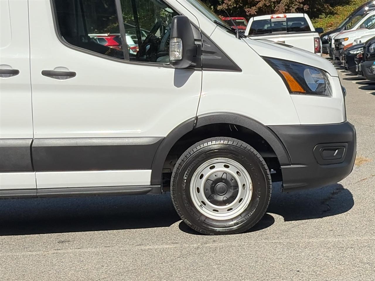 Ford Transit Cargo Van T-250 130" Med Rf 9070 GVWR RWD 2023