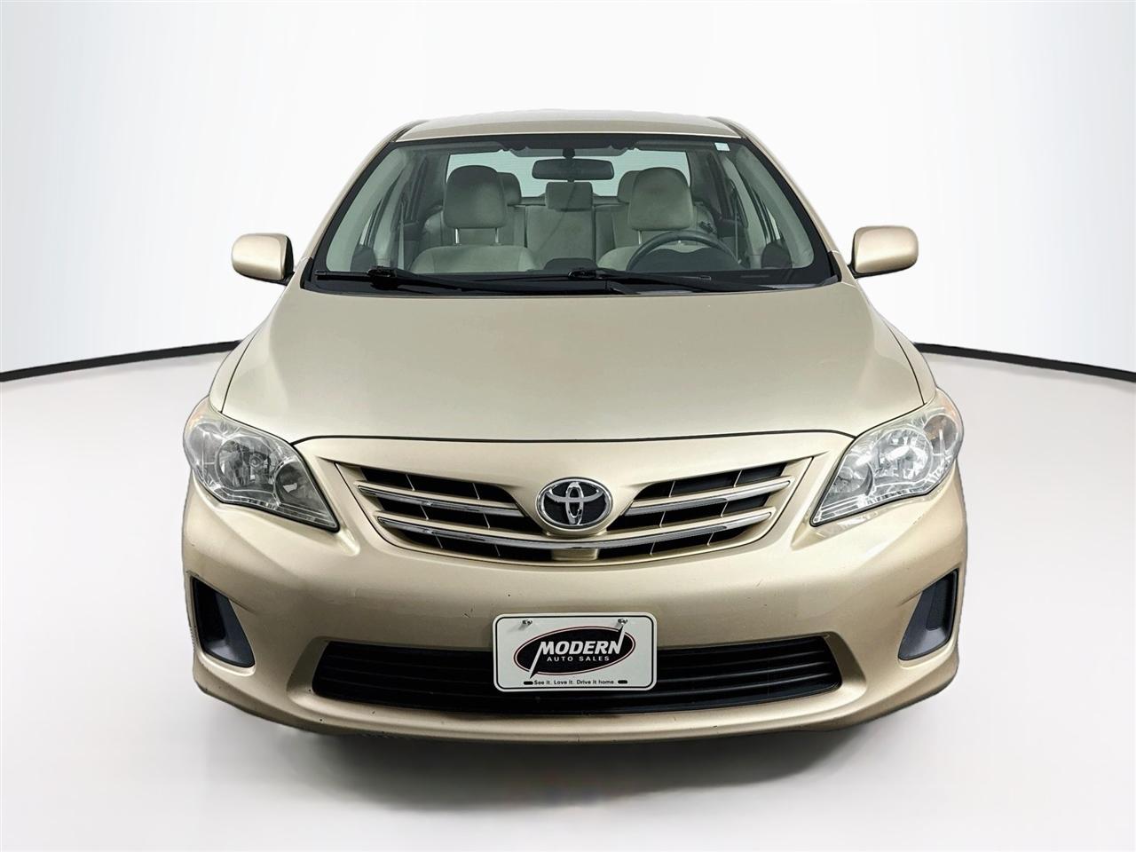 Toyota Corolla 4dr Sdn Auto LE Special Edition (Natl) 2013