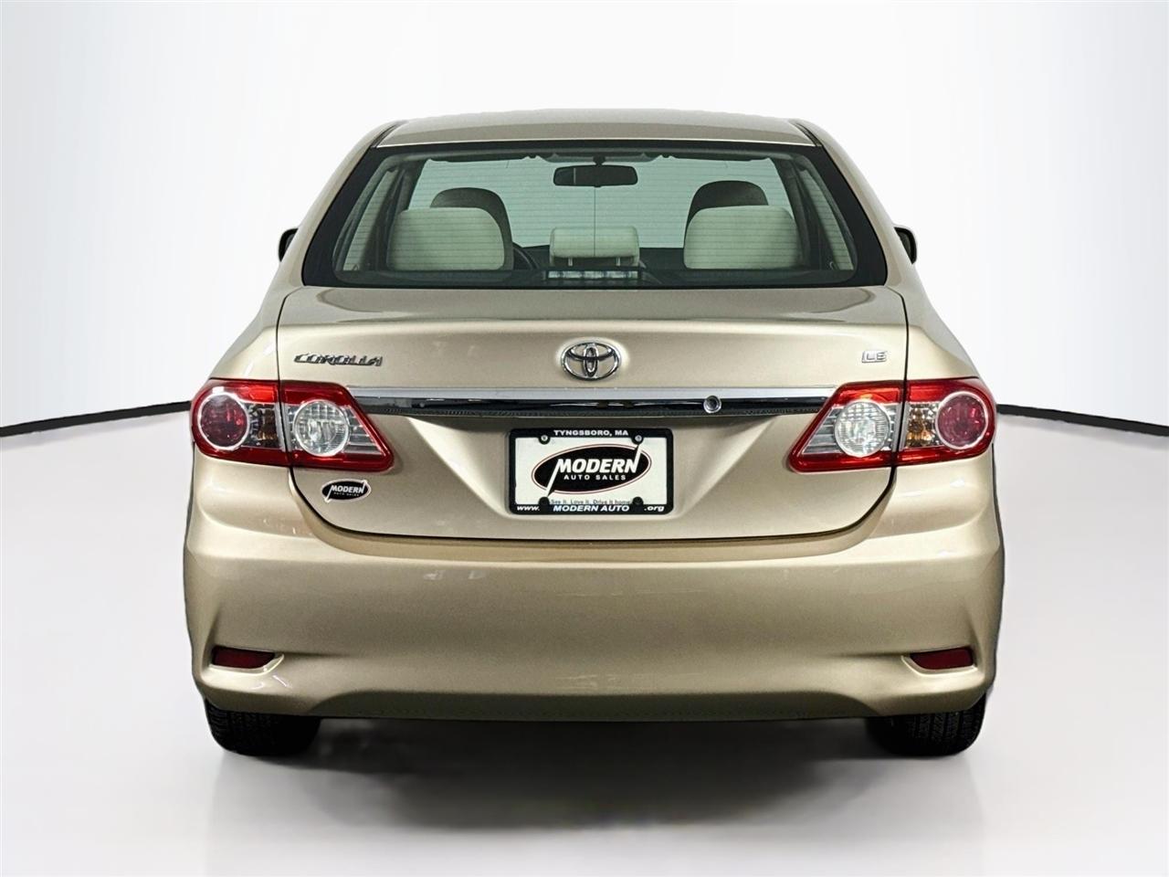 Toyota Corolla 4dr Sdn Auto LE Special Edition (Natl) 2013