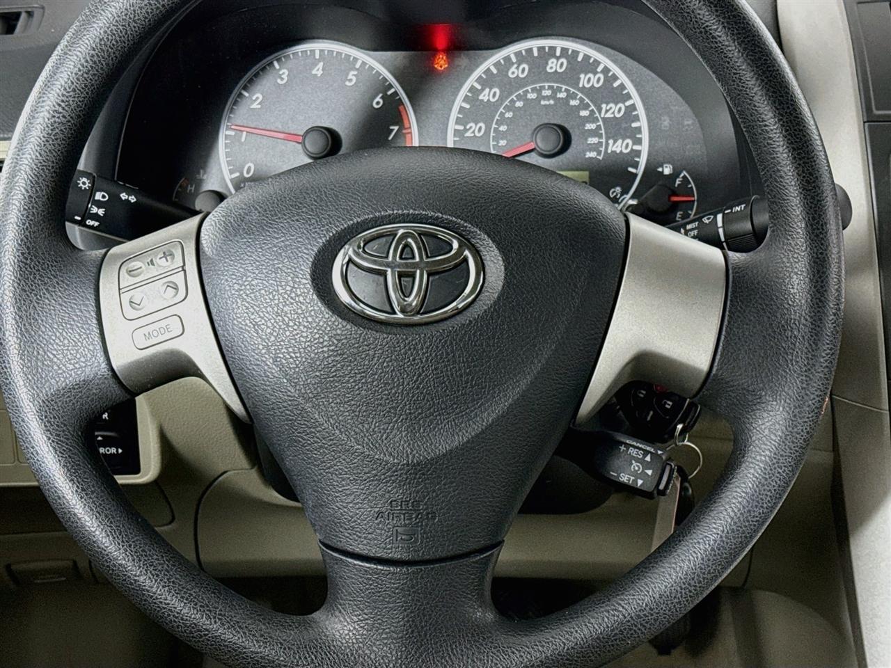 Toyota Corolla 4dr Sdn Auto LE Special Edition (Natl) 2013