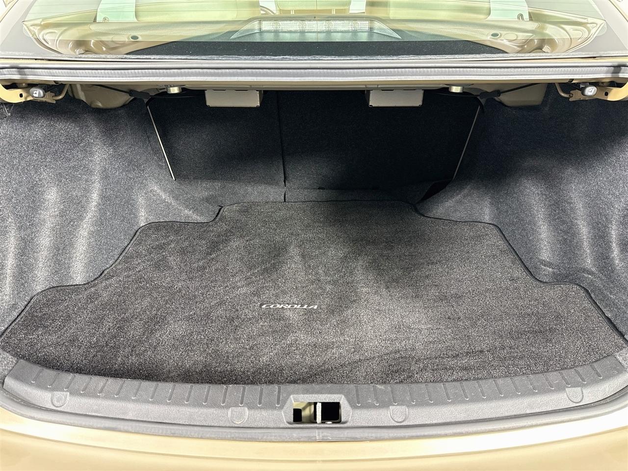 Toyota Corolla 4dr Sdn Auto LE Special Edition (Natl) 2013