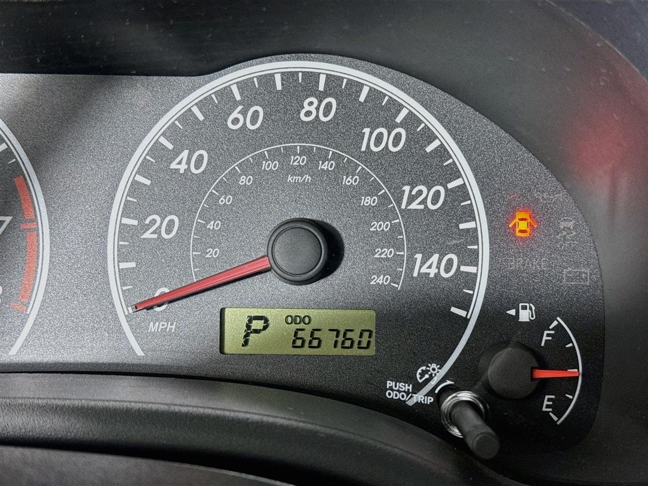 Toyota Corolla 4dr Sdn Auto LE Special Edition (Natl) 2013