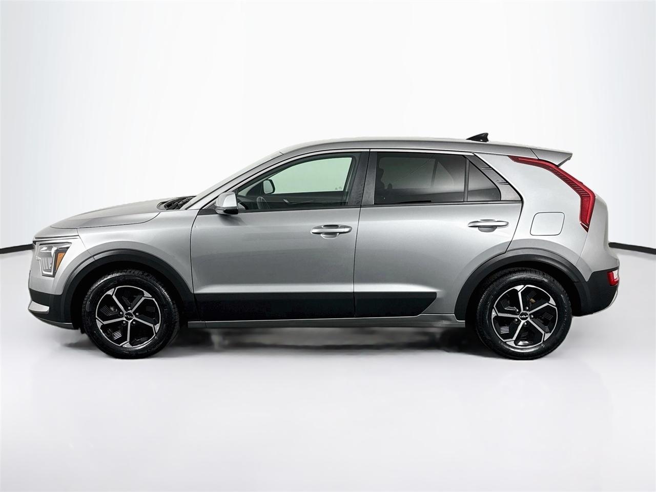 Kia Niro LX FWD 2023