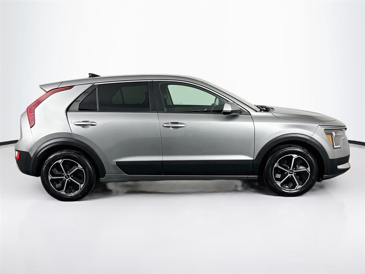 Kia Niro LX FWD 2023