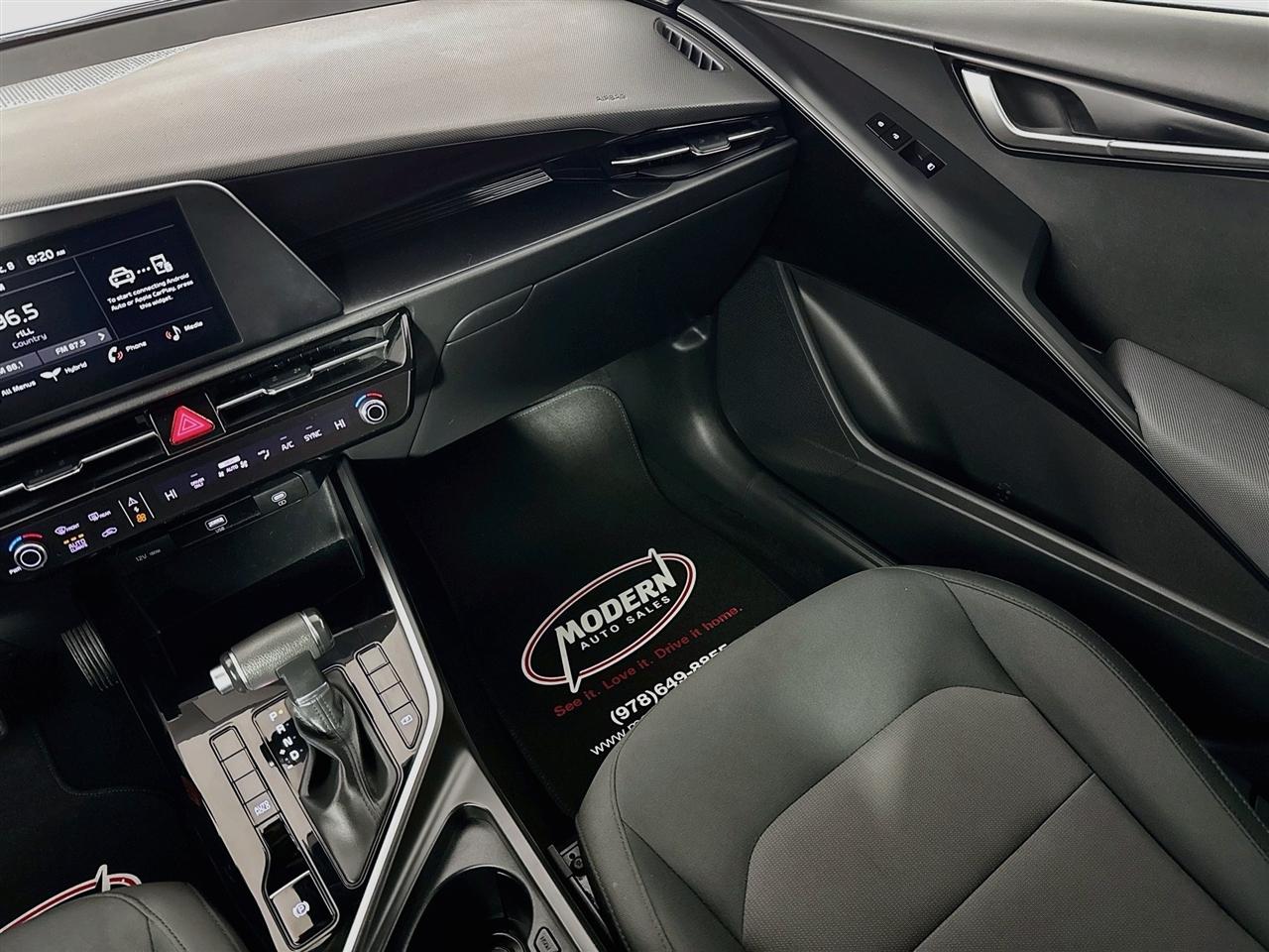 Kia Niro LX FWD 2023