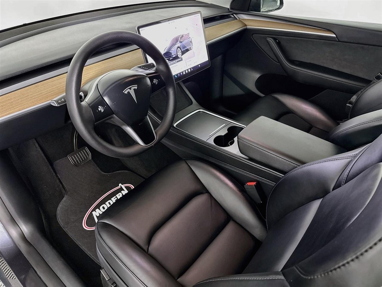 Tesla Model Y Long Range AWD 2024