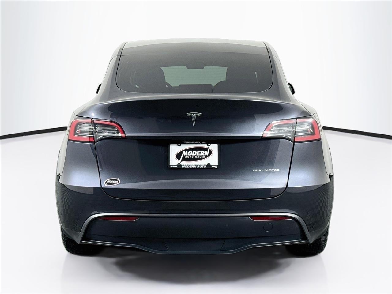 Tesla Model Y Long Range AWD 2024