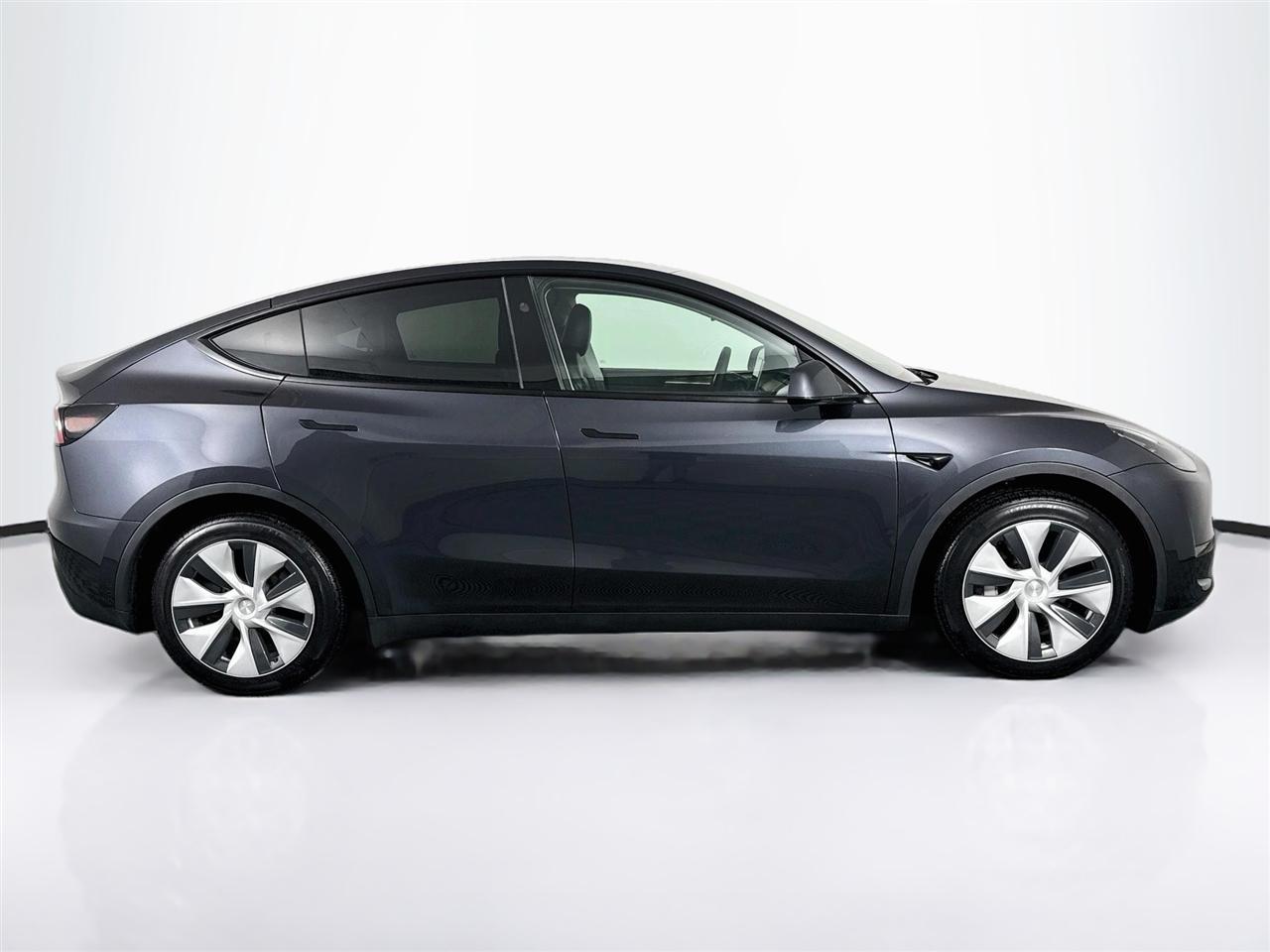 Tesla Model Y Long Range AWD 2024