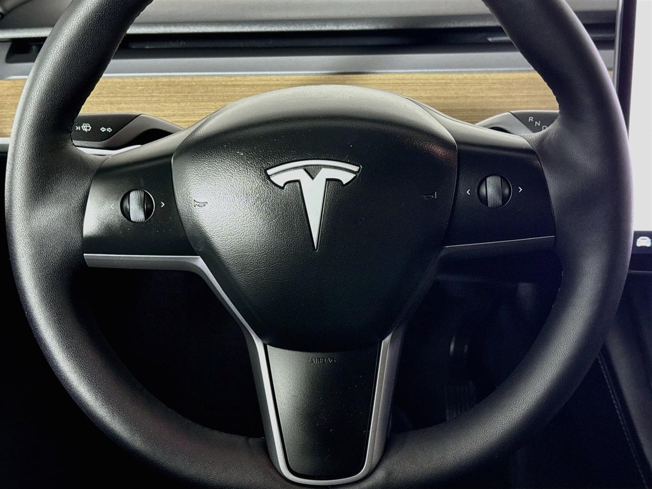 Tesla Model Y Long Range AWD 2024