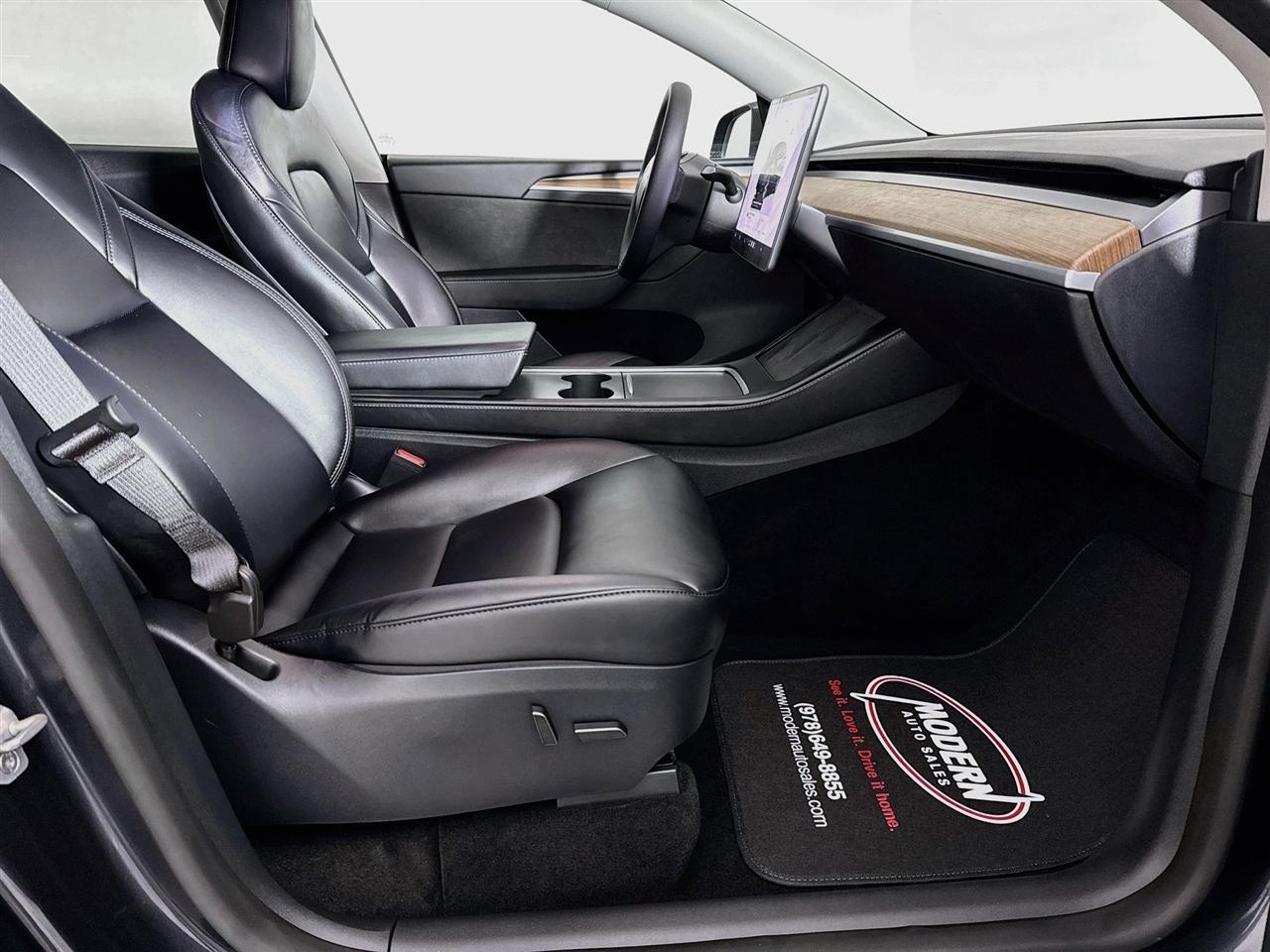 Tesla Model Y Long Range AWD 2024