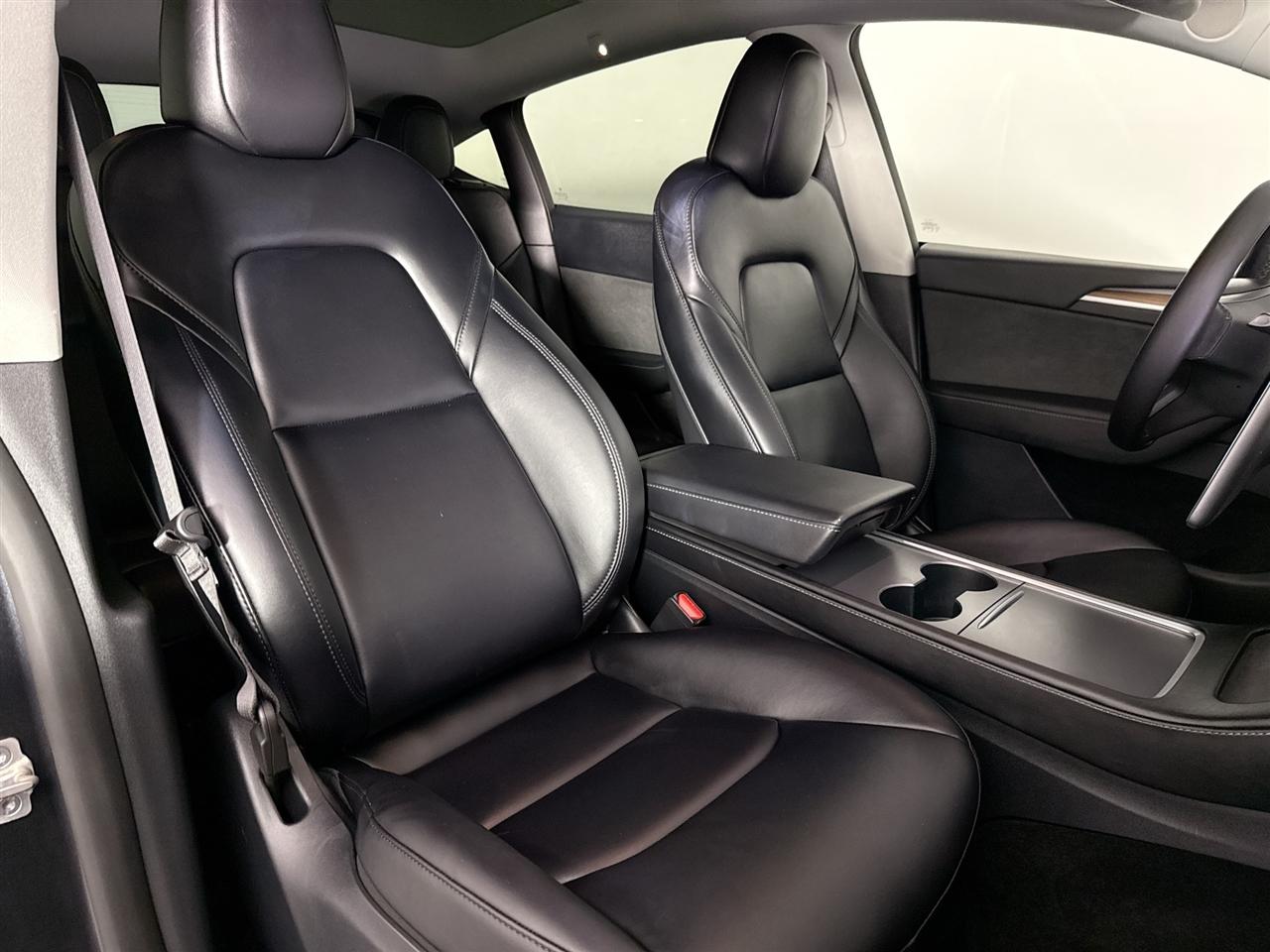 Tesla Model Y Long Range AWD 2024