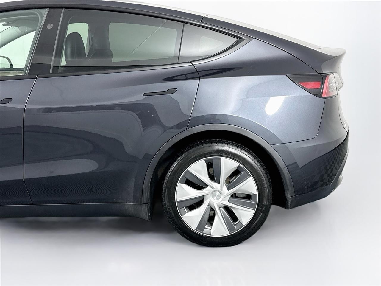 Tesla Model Y Long Range AWD 2024