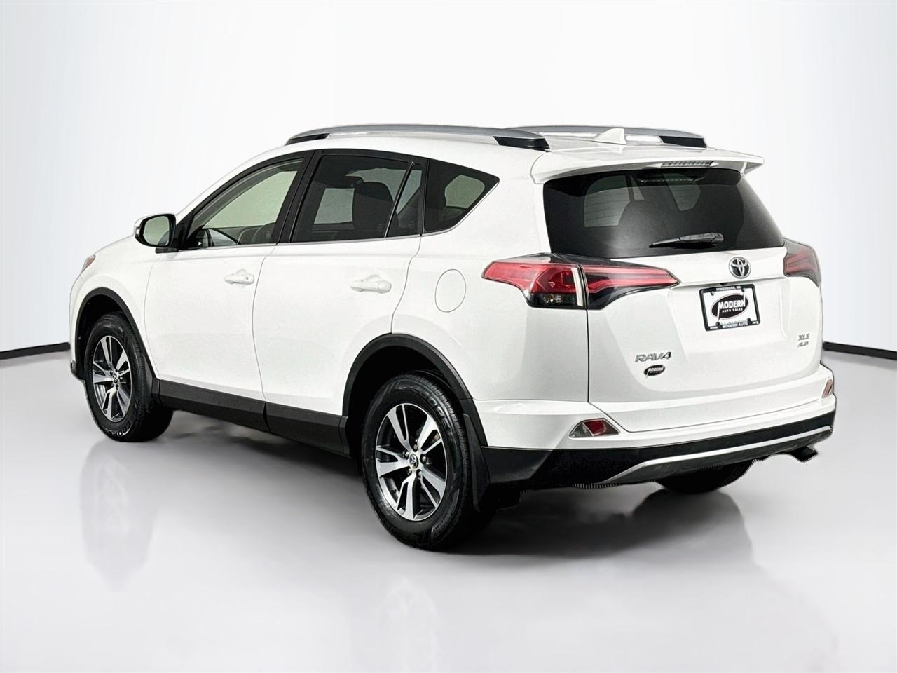 Toyota RAV4 Adventure AWD (Natl) 2018